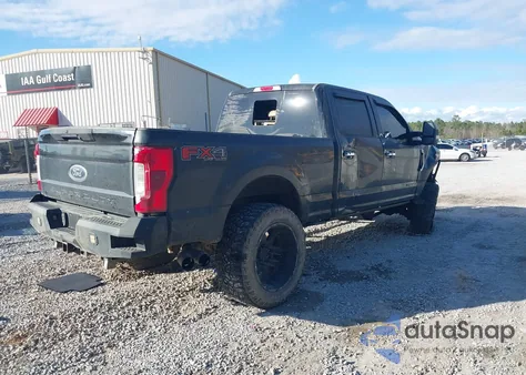 2017 Ford F-250 Lariat z USA, uszkodzony, nr VIN 1FT7W2BT7HED23010